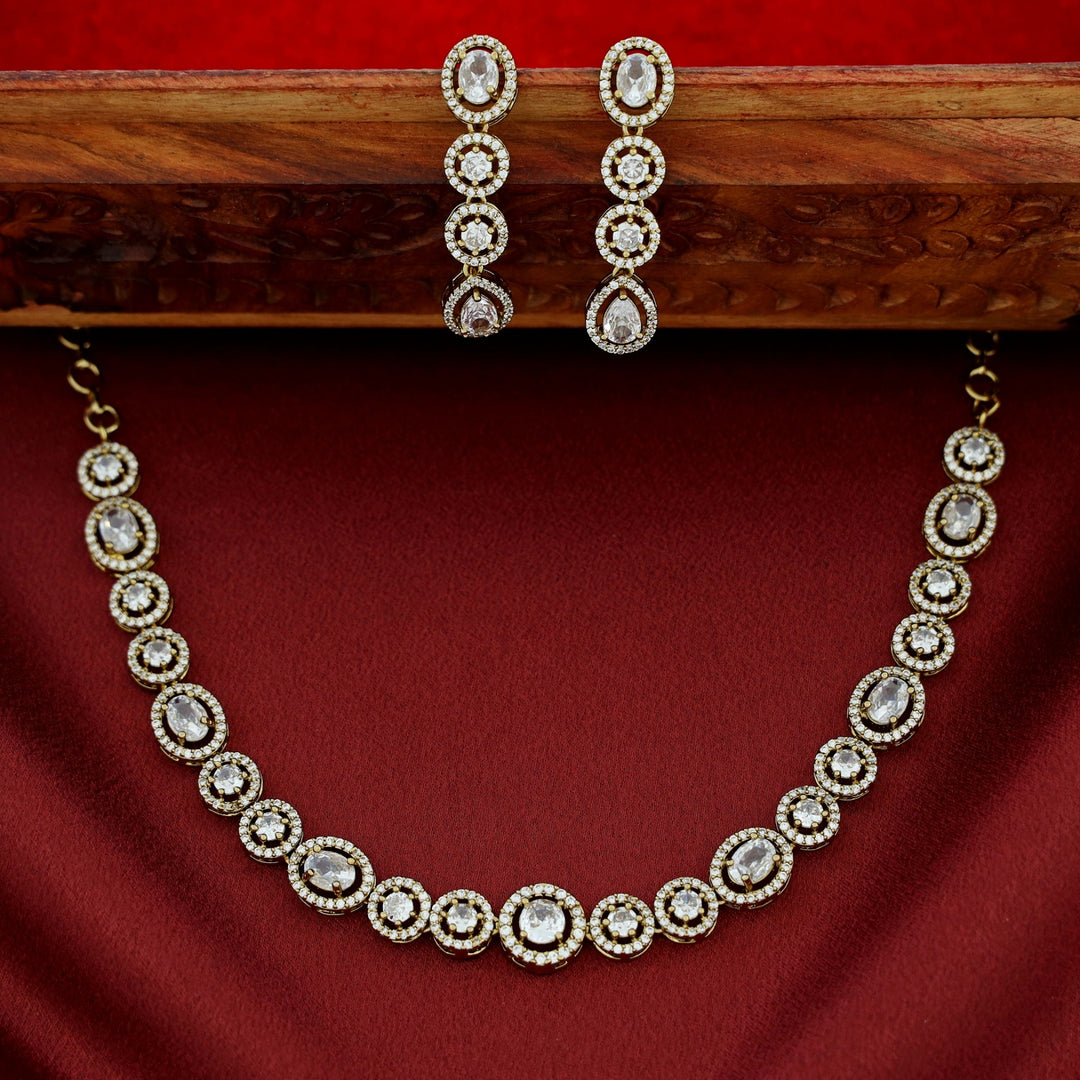 Anuga Glossy Short Neckpiece With Earring