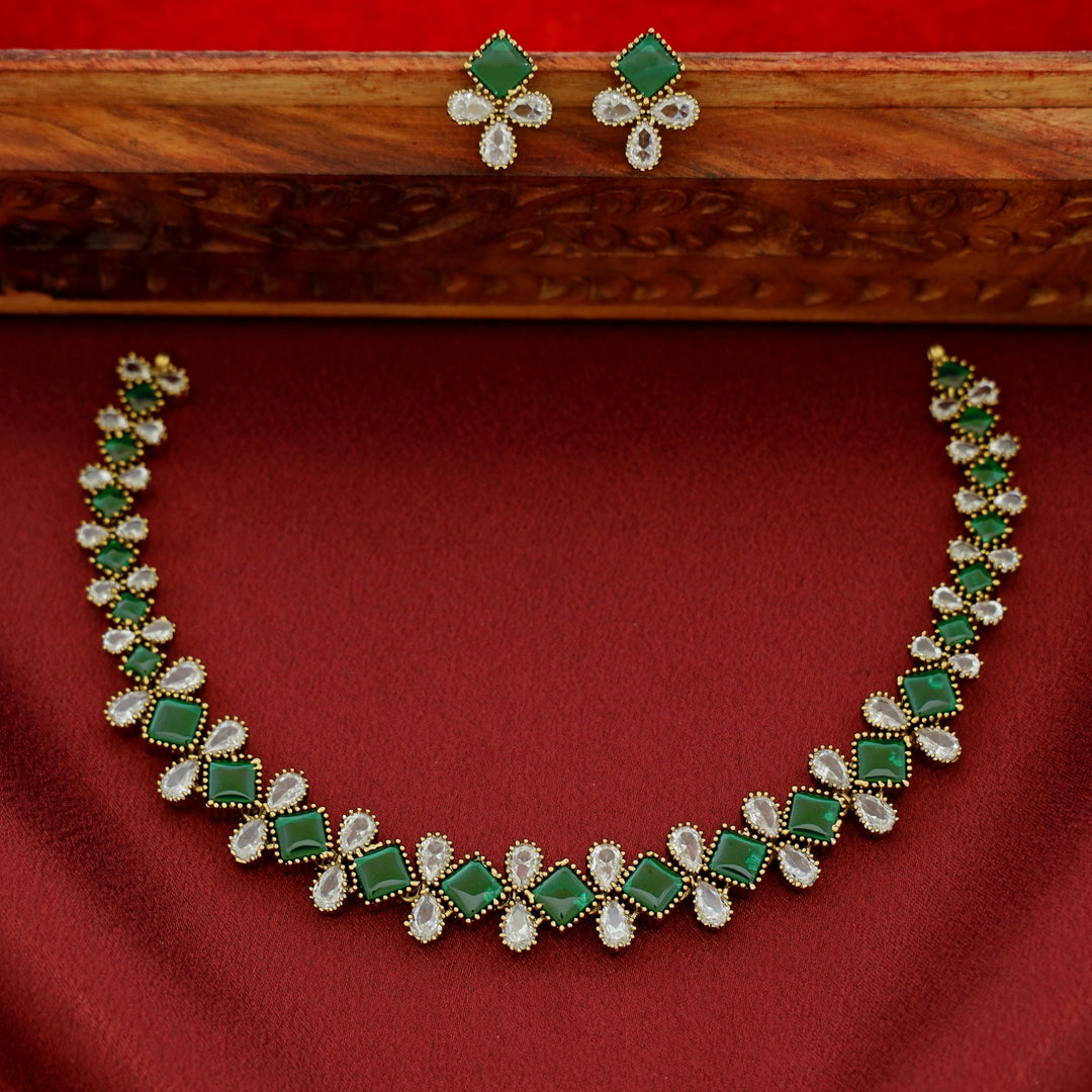 Ritvika Kemp Stone Short Neckpiece With Earring
