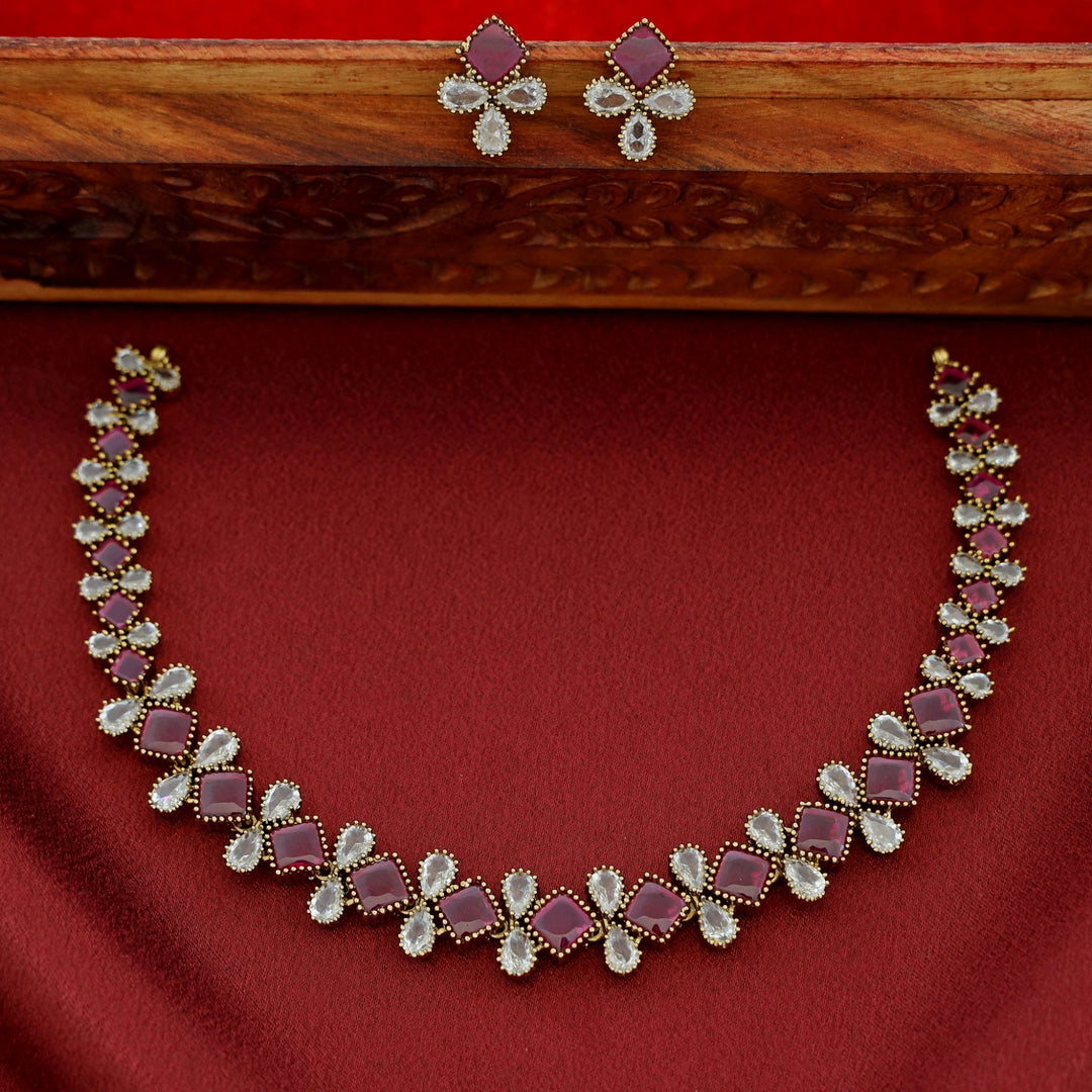 Ritvika Kemp Stone Short Neckpiece With Earring