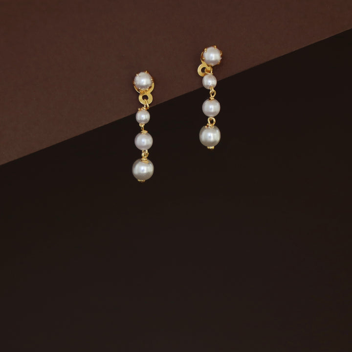 Chinmayi Tetra Pearl Earring