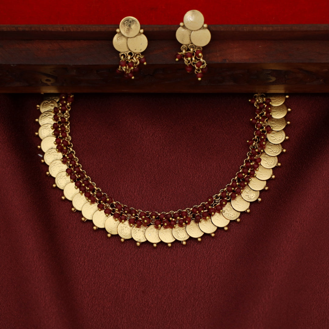 Miraaya Cluster Pearl Beaded Kashi Short Neckpiece With Earring