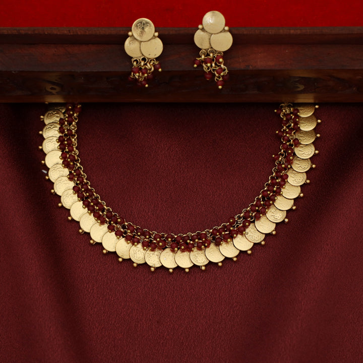 Miraaya Cluster Pearl Beaded Kashi Short Neckpiece With Earring