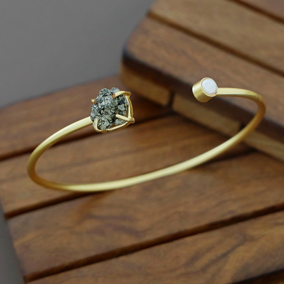 Alicia Raw Stone Pearl Bangle