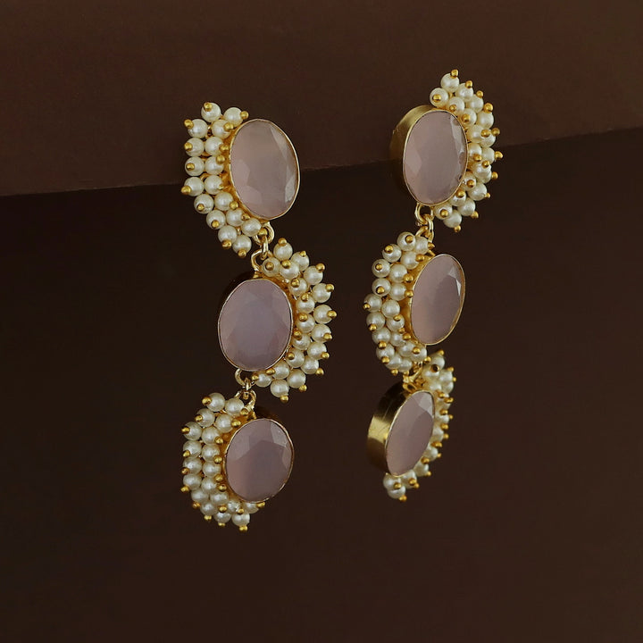 Aanshi Glossy Stone Curly Pearls Earring