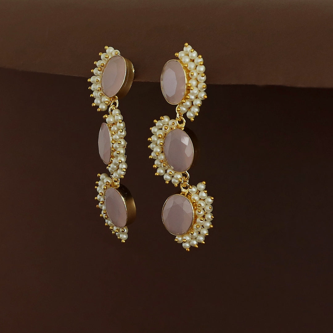 Aanshi Glossy Stone Curly Pearls Earring