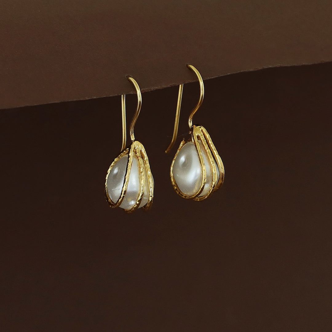 Ziva Golden Hammered Baroque Drop