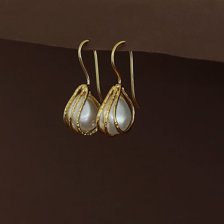 Ziva Golden Hammered Baroque Drop