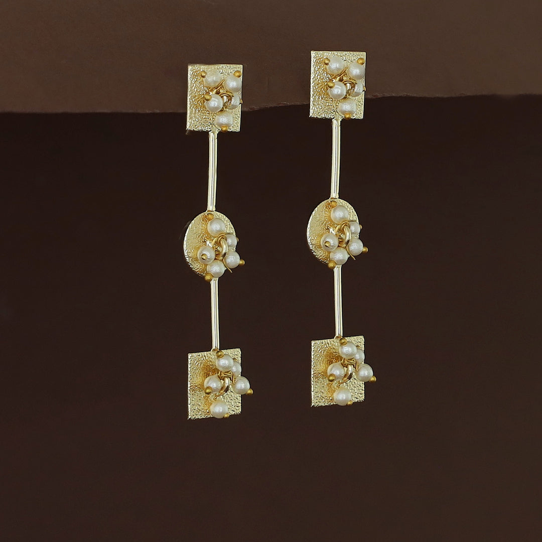 Dhuthi Textured Square Circle Stick Pearl Earring