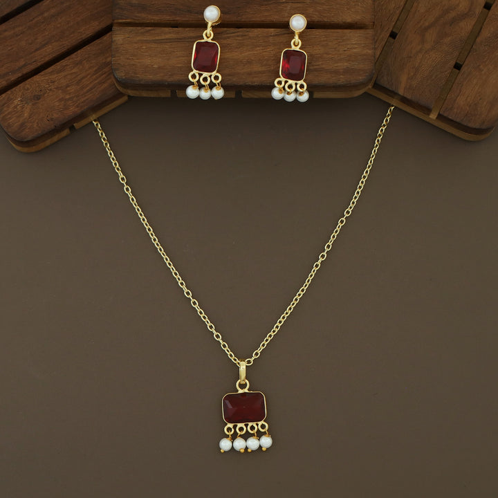 Brenna Rectangle Glossy Pearl Neckpiece With Earring