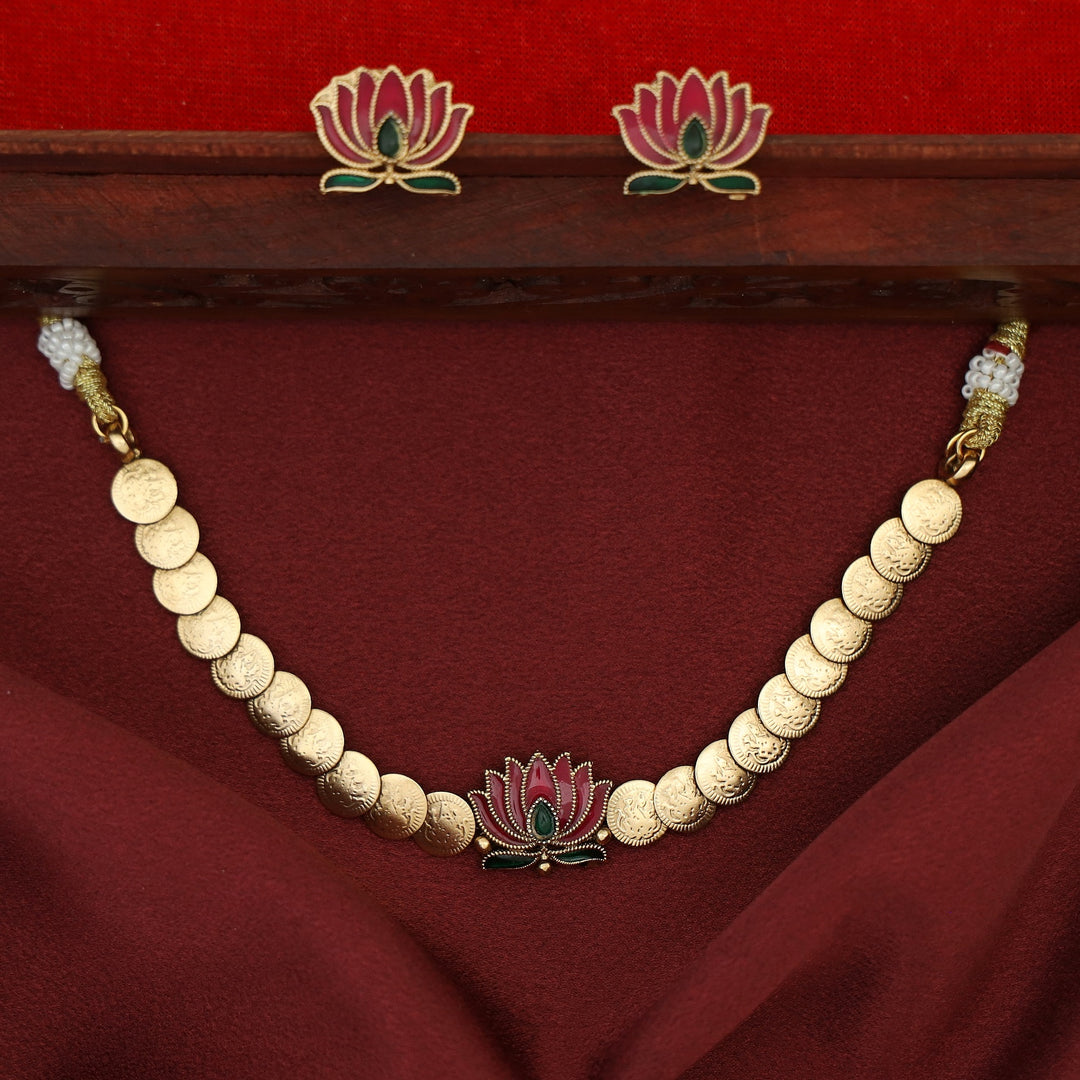 Advaita Enamel Lotus Kashi Choker With Stud