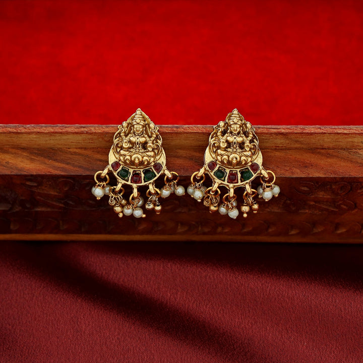 Vrishtti Devi Ghungroo Pearl Neckpiece With Earring
