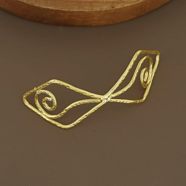 Janvika Hammered Bow Hair Pin