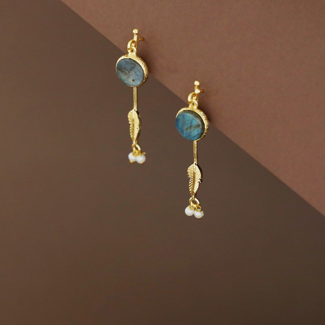 Hensa Feather Stick Pearl Earring