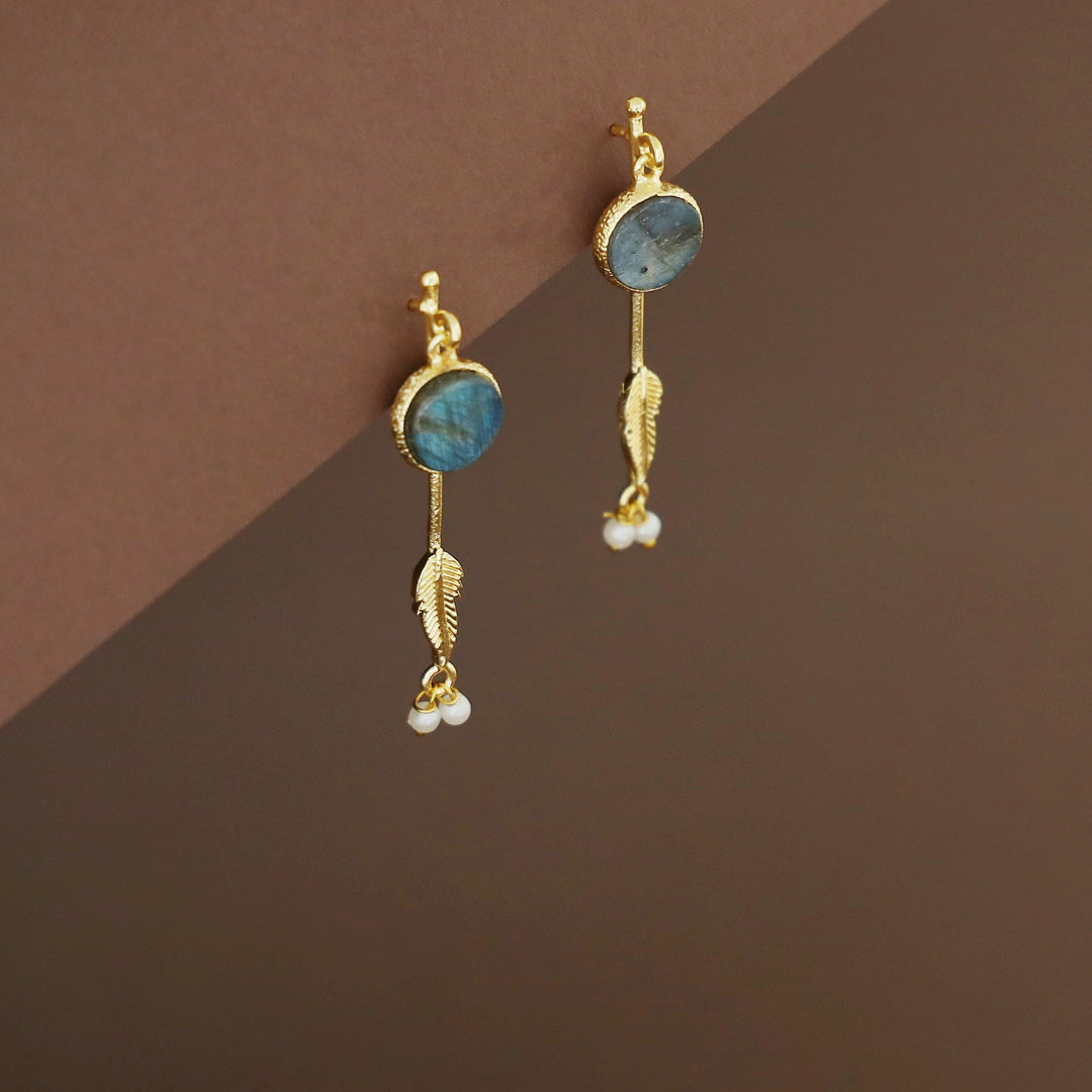 Hensa Feather Stick Pearl Earring