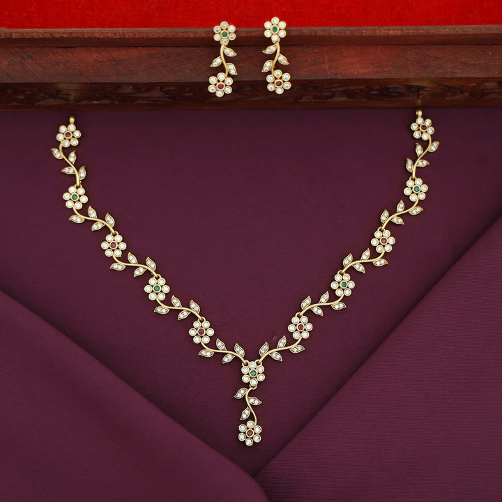 Aanchal Stone Flower & Leaf Short Neckpiece With Earring
