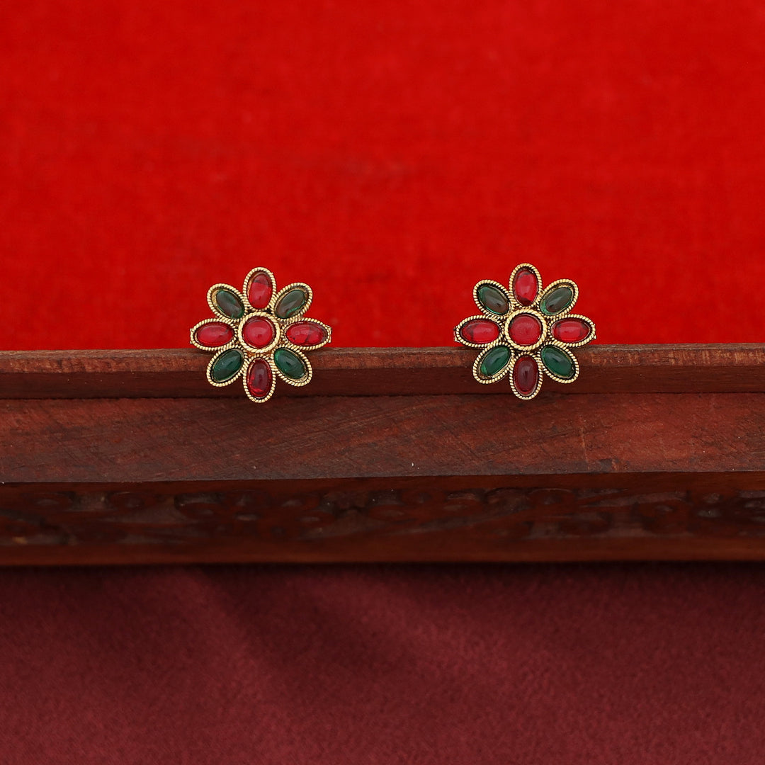 Parinita 3 Layer Kemp Stone Short Neckpiece With Earring