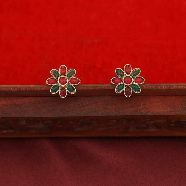 Parinita 3 Layer Kemp Stone Short Neckpiece With Earring