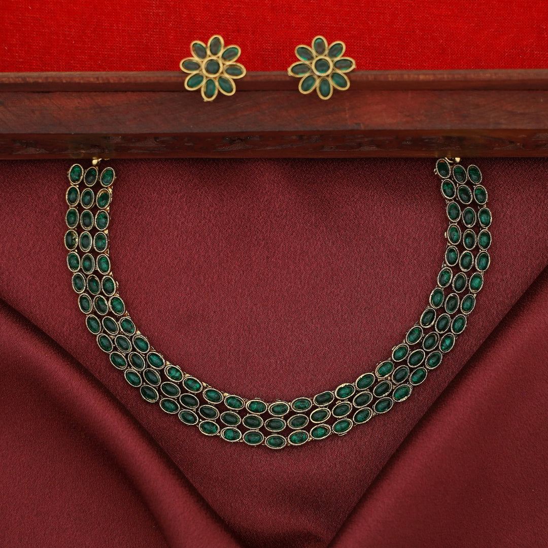 Parinita 3 Layer Kemp Stone Short Neckpiece With Earring