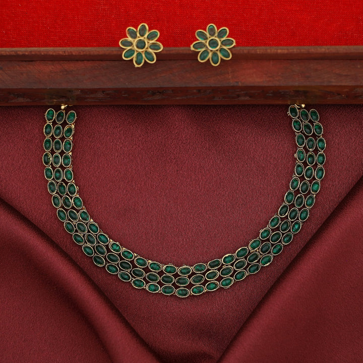 Parinita 3 Layer Kemp Stone Short Neckpiece With Earring