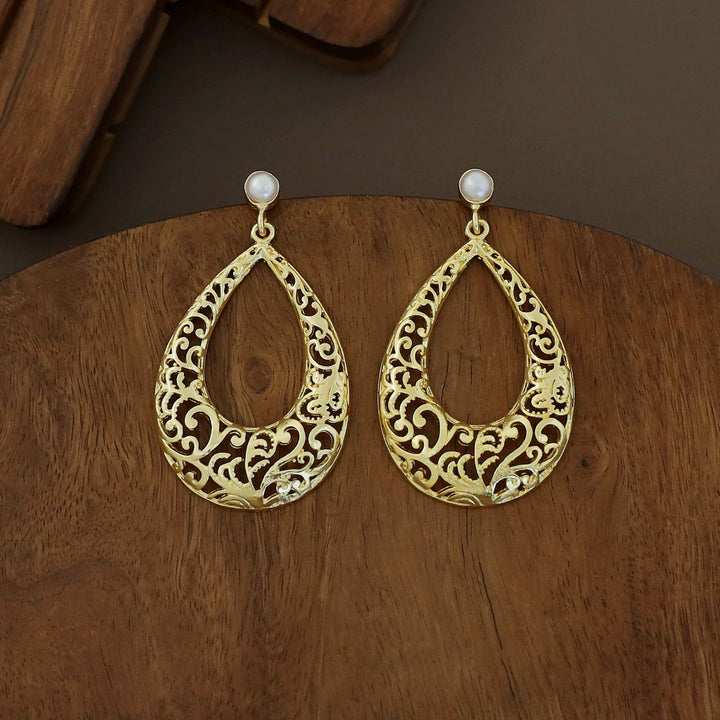 Anika Golden Filigree Pearl Earring