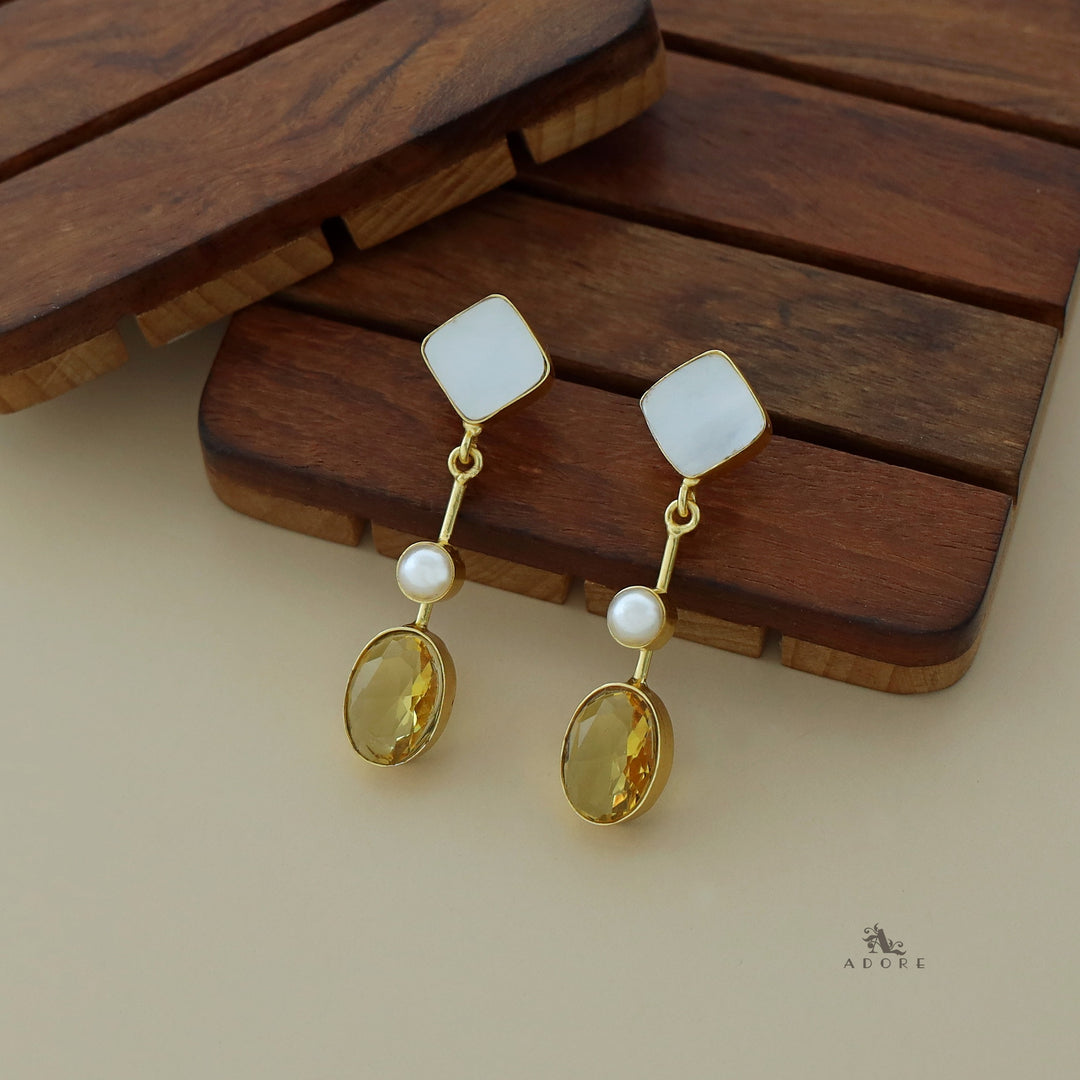 Golden Stick Oval Glossy Pearl MOP Earring