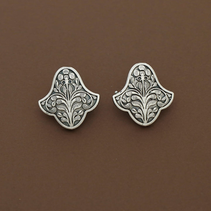 Kamisha Antique Silver Threaded Long Neckpiece with Stud