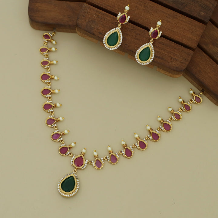 Daivi Drop Pearl Short Neckpiece With Earring