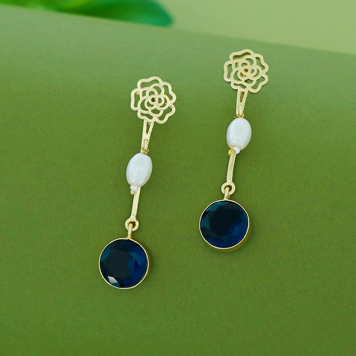 Golden Mini Raazi Flower Stick Pearl Glossy Earring