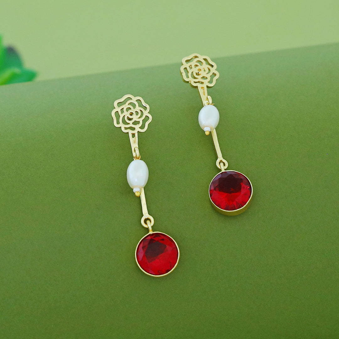 Golden Mini Raazi Flower Stick Pearl Glossy Earring