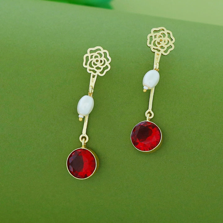 Golden Mini Raazi Flower Stick Pearl Glossy Earring