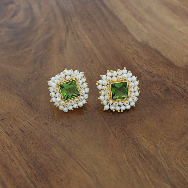 Ahelia Glossy Square Cluster Pearl Earring