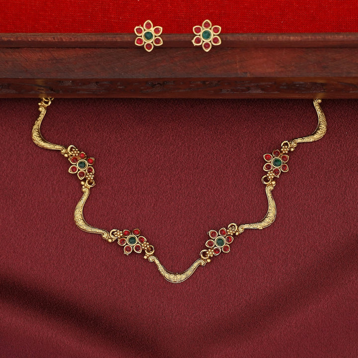 Deepashri Tetra Flower Curvy Short Neckpiece With Earring
