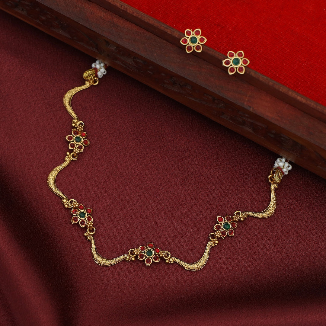 Deepashri Tetra Flower Curvy Short Neckpiece With Earring