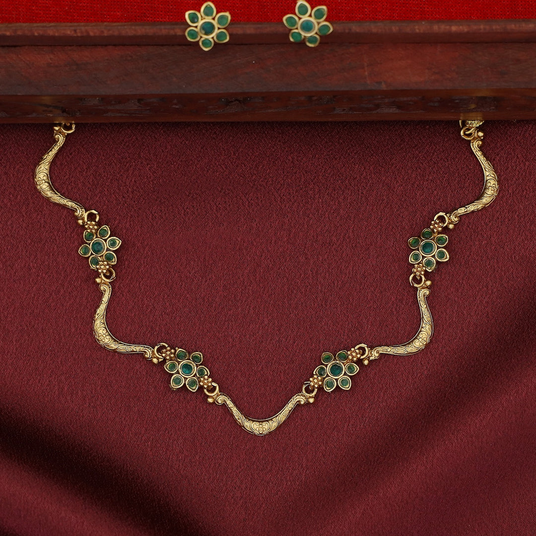 Deepashri Tetra Flower Curvy Short Neckpiece With Earring
