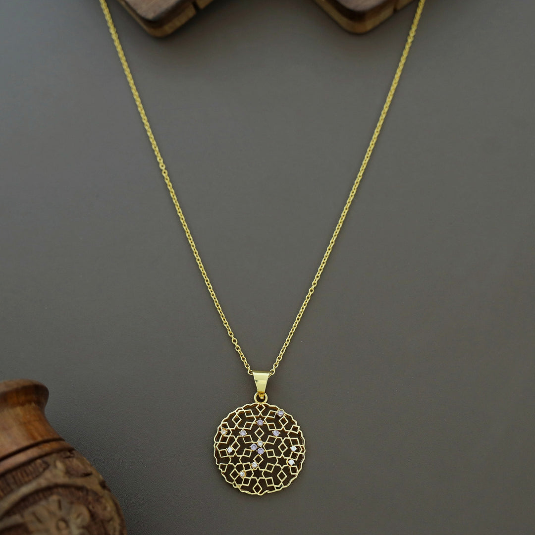 Keima Golden Circle Pendant Neckpiece