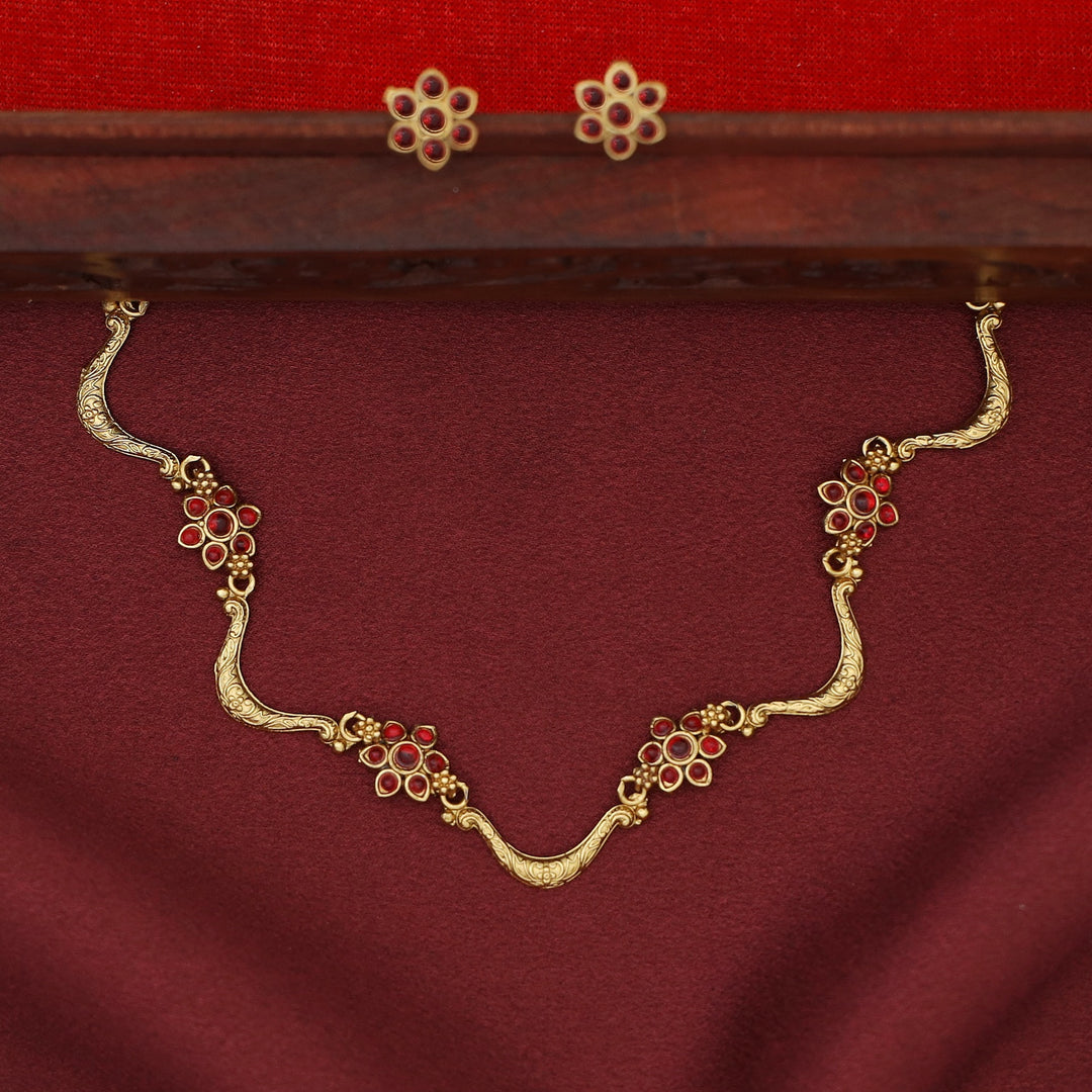 Deepashri Tetra Flower Curvy Short Neckpiece With Earring