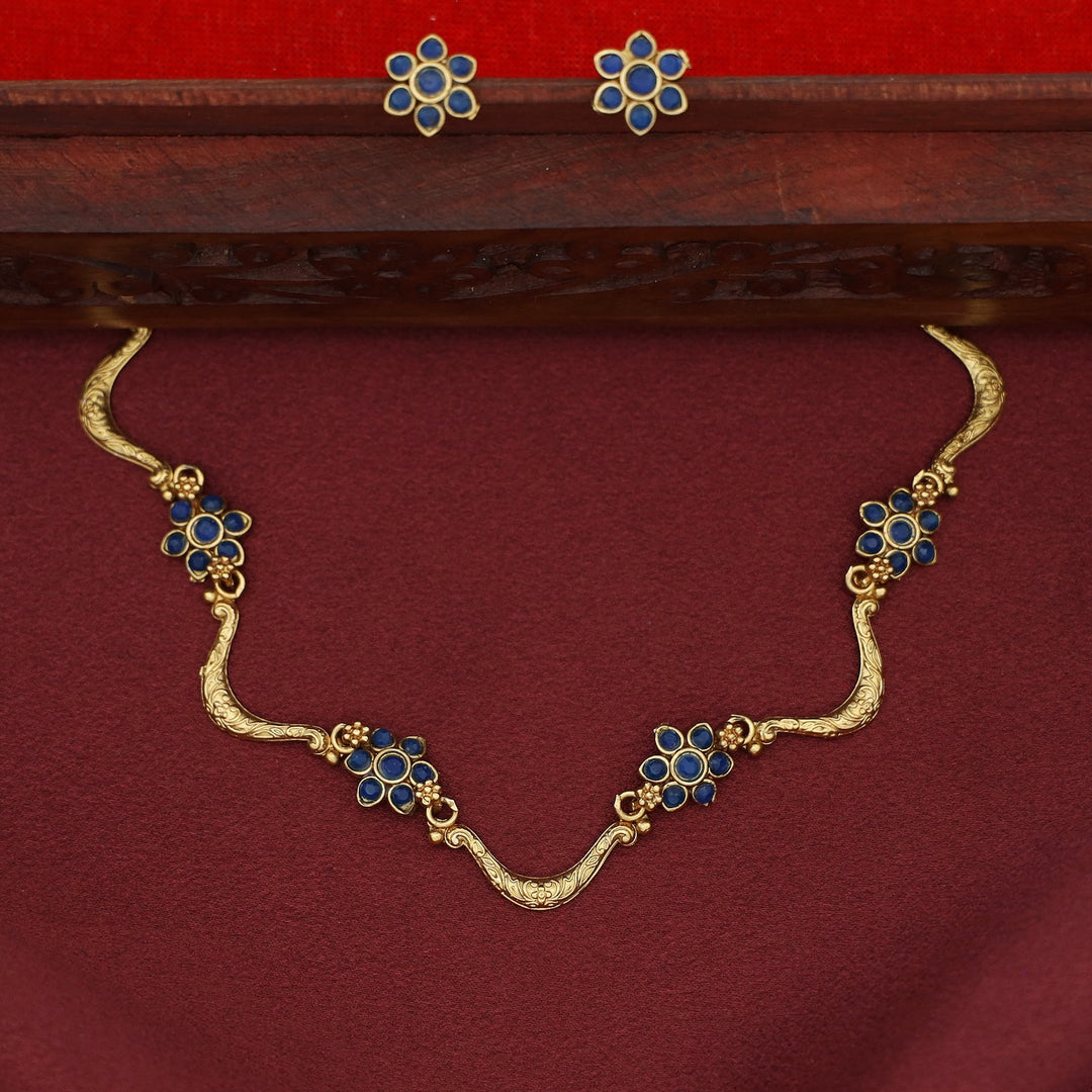 Deepashri Tetra Flower Curvy Short Neckpiece With Earring