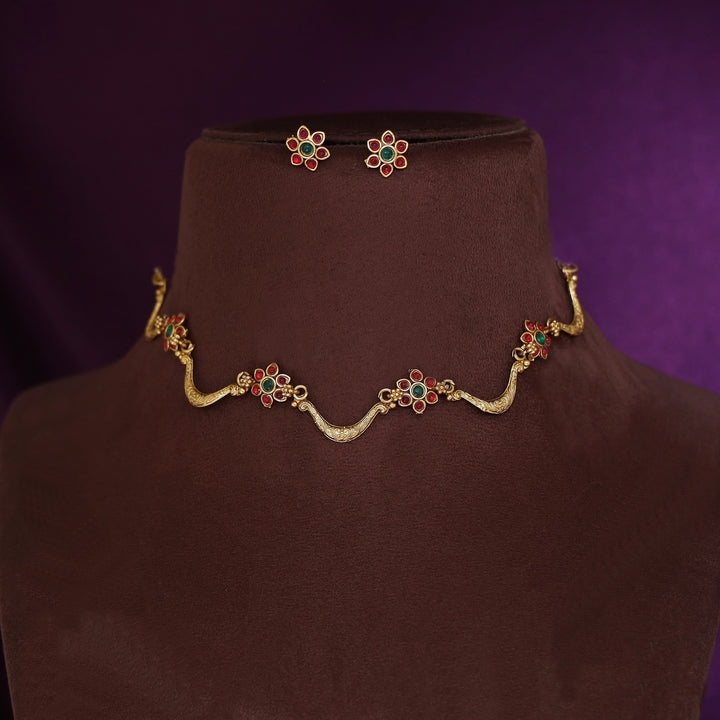 Deepashri Tetra Flower Curvy Short Neckpiece With Earring
