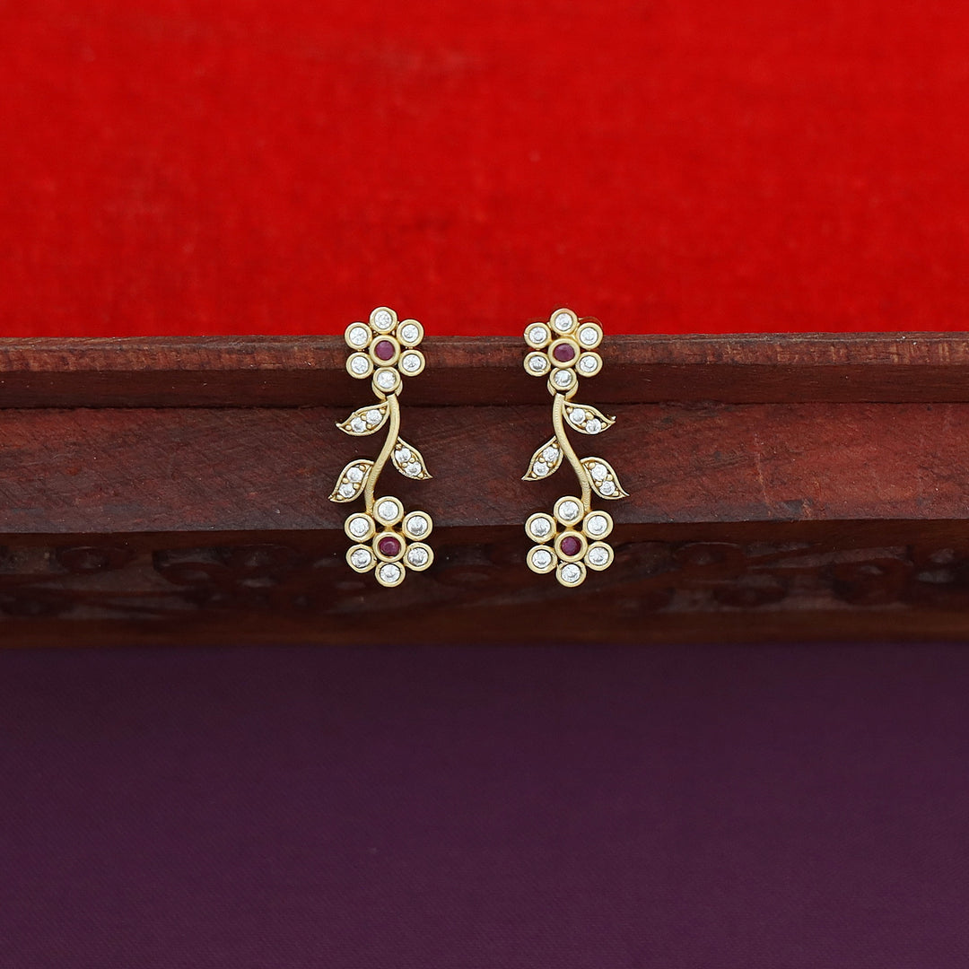 Aanchal Stone Flower & Leaf Short Neckpiece With Earring