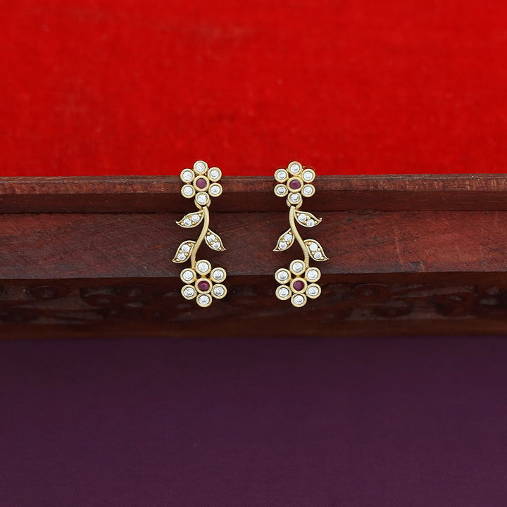 Aanchal Stone Flower & Leaf Short Neckpiece With Earring