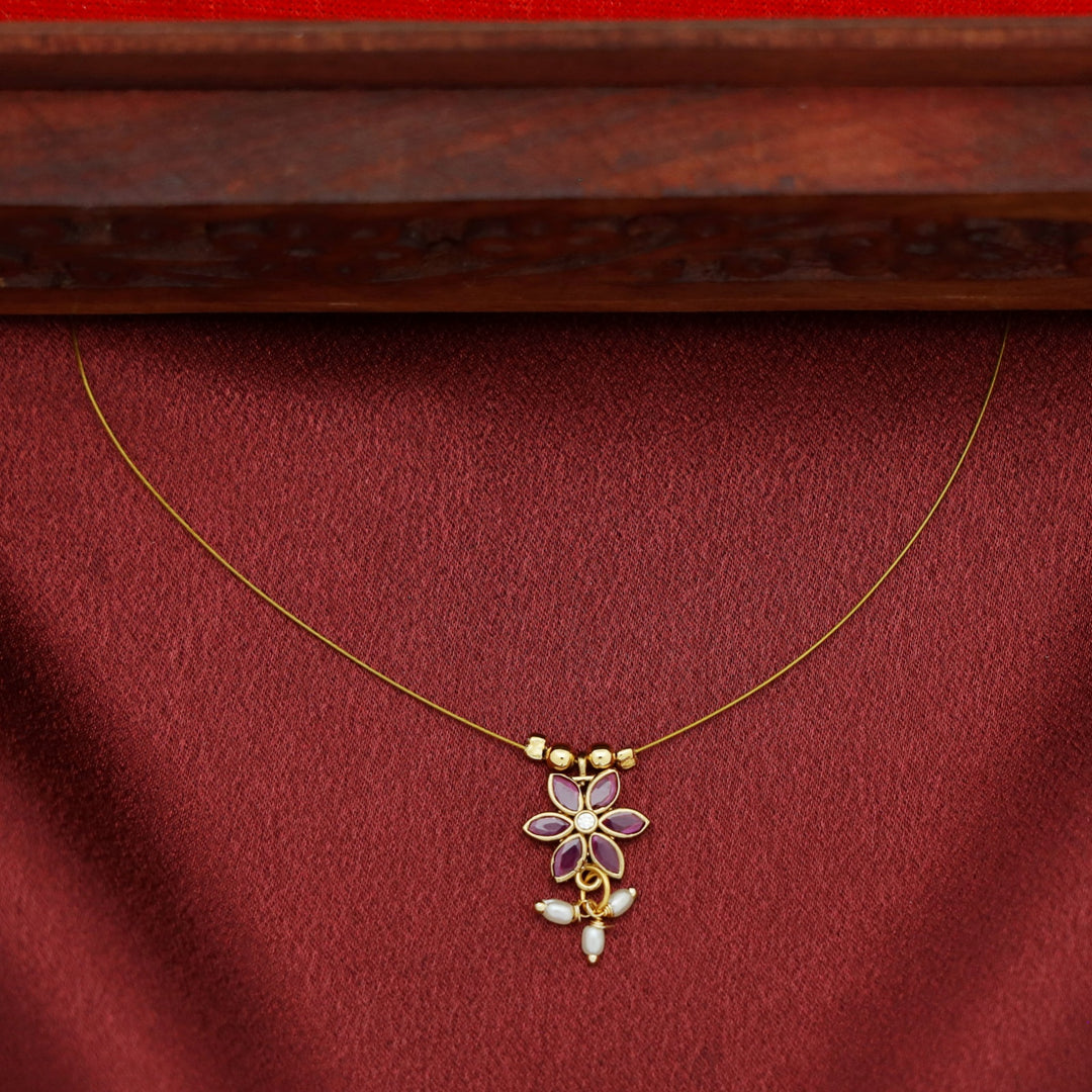 Jashira Cluster Pearl Flower String Neckpiece