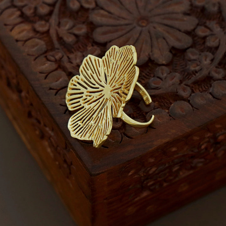 Ariana Golden Flower Ring