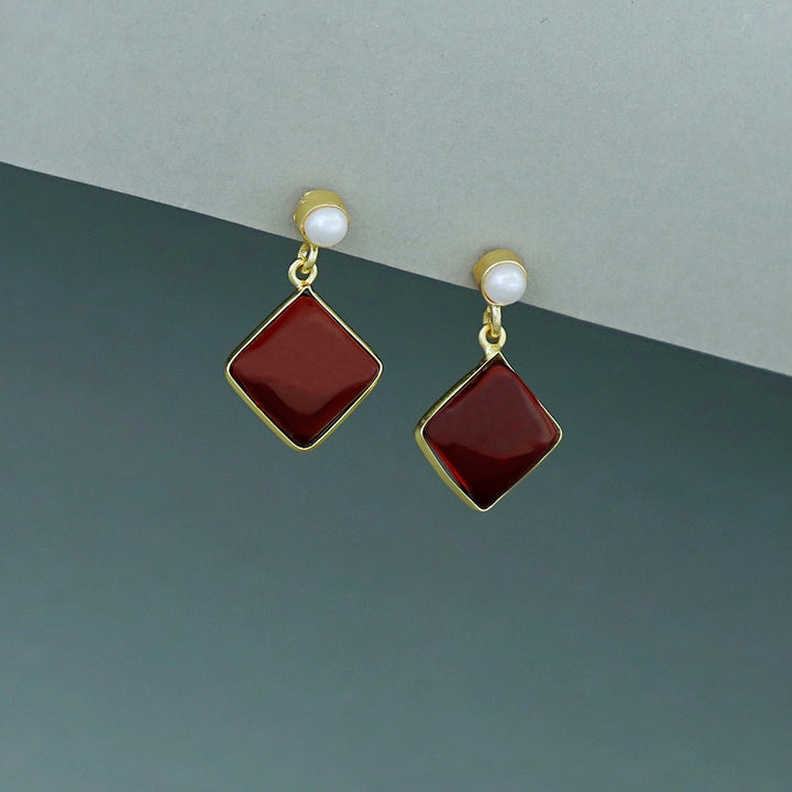 Sonia Golden Pearl Earring