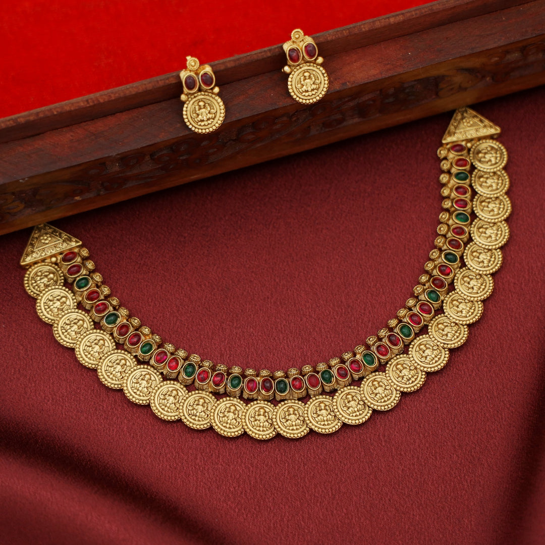 Rudveera Kashi Short Neckpiece With Earring