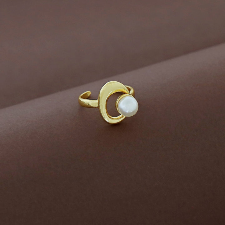 Daphne Golden Pearl Ring