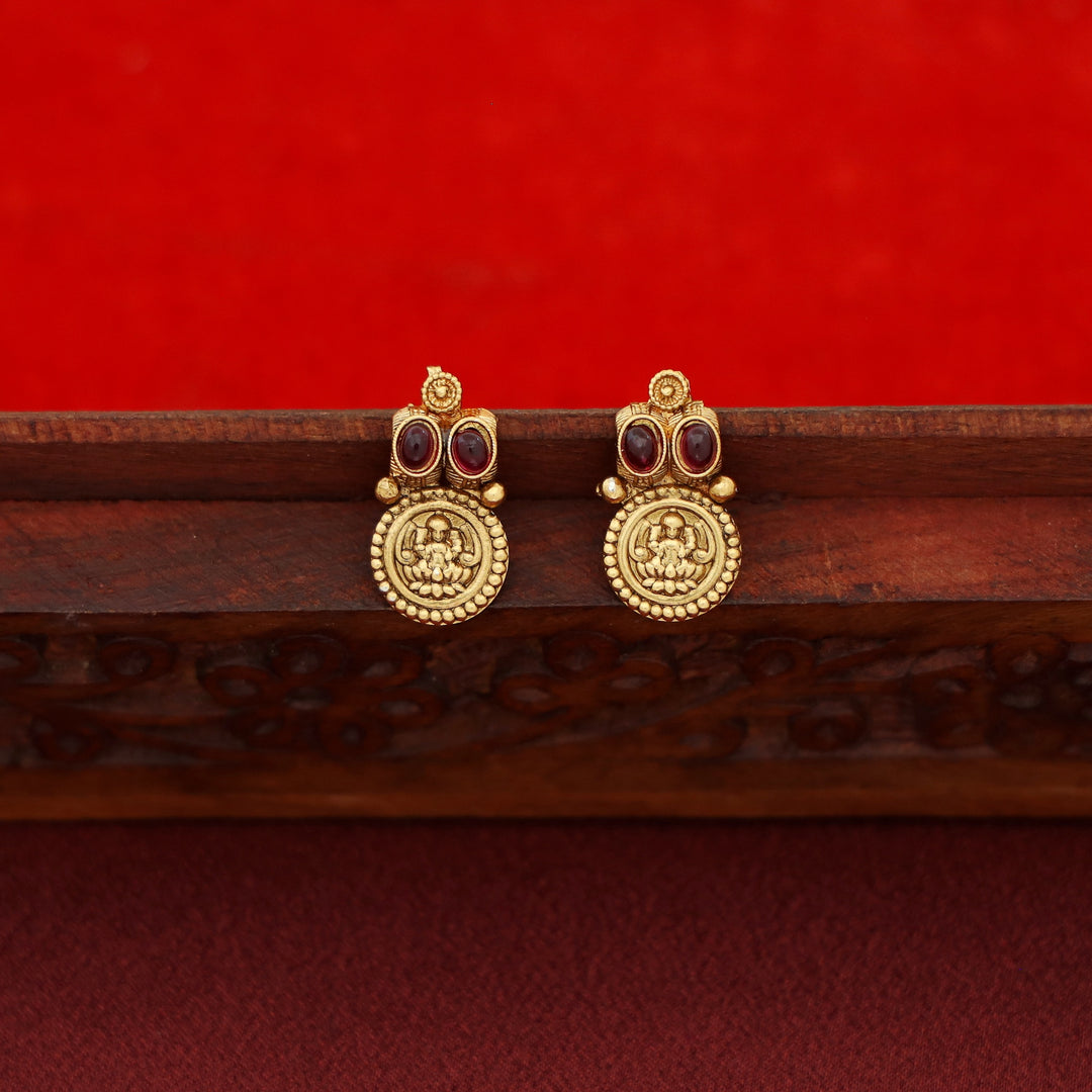 Rudveera Kashi Short Neckpiece With Earring