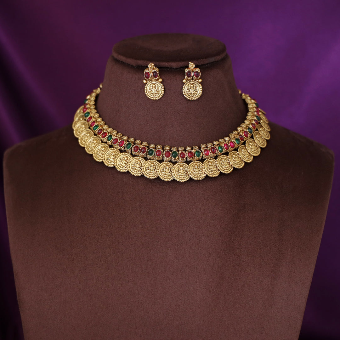 Rudveera Kashi Short Neckpiece With Earring
