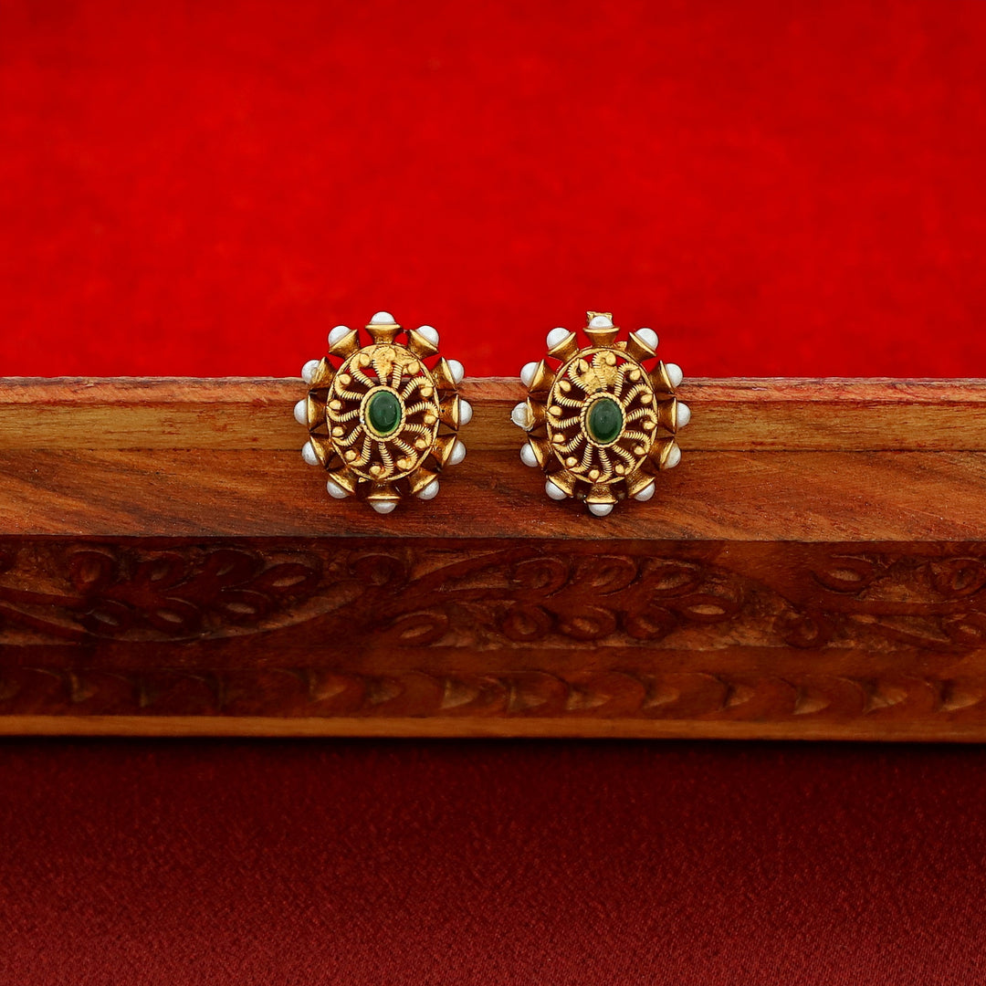 Maheera Oval Pearl Floral Short Neckpiece With Stud