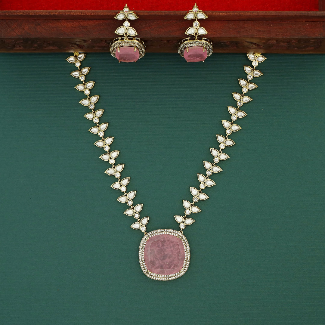 Alisha Kundan Curved Square Glossy Pendant Neckpiece With Earring