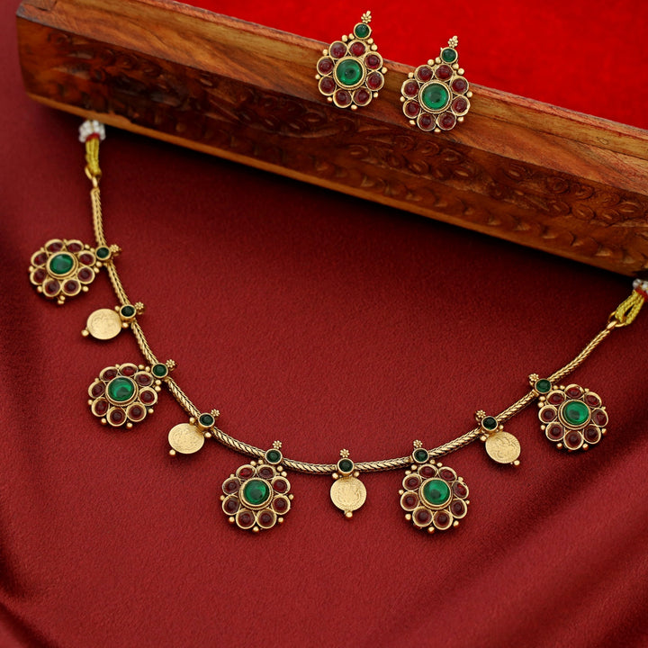 Sreelekha Floral Mini Kashi Short Neckpiece With Earring